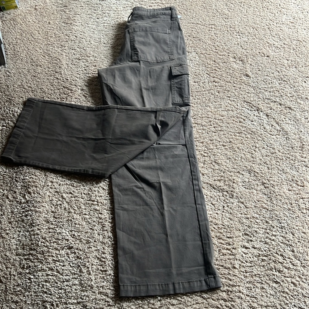 Woman’s cargo pants - Picture 7 of 7